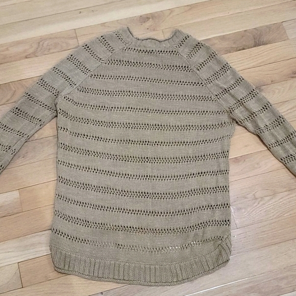 BCBGMAXAZRIA sweater.  Size XXS - Picture 5 of 10